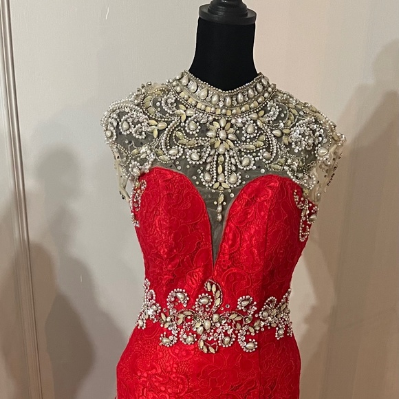 Formal Wear - Picture 2 of 3